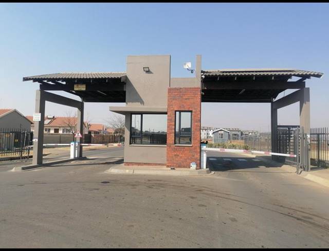 3 BEDROOM HOUSE FOR SALE IN SELCOURT